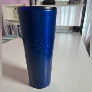 Straw missing. Chipped